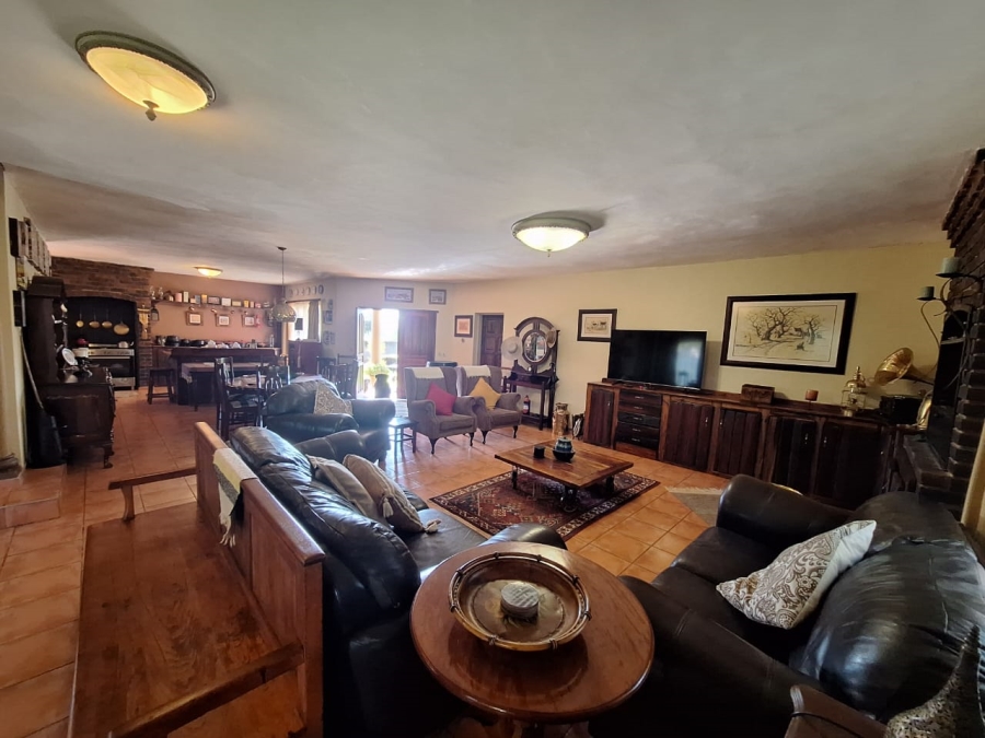 6 Bedroom Property for Sale in Olifantsnek North West